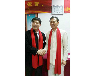陈老师与大健康彭措教授合影