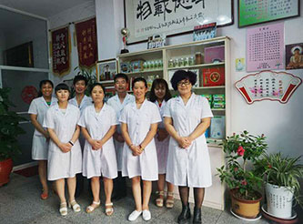 院长与学员留影