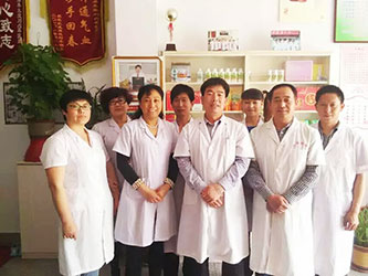 院长与学员留影