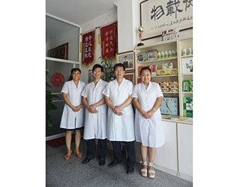 院长与学员留影