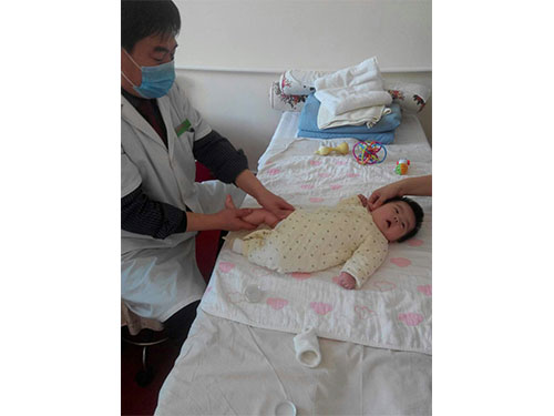 三个月小宝宝发烧感冒咳嗽调理中