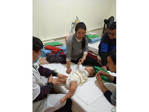 一岁小宝宝感冒在调理中